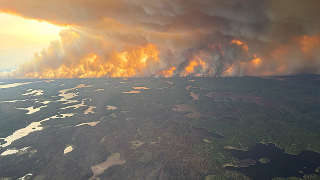 Hotel spaces freed up in Winnipeg for wildfire evacuees, Alberta dealing with winds